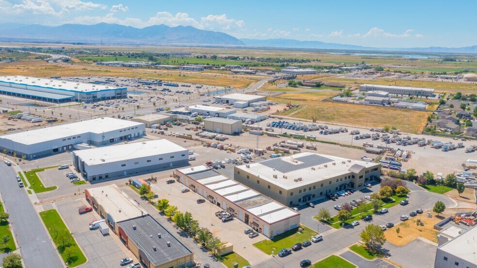 More Photos Of 897 W 100 N, North Salt Lake Manufacturing For Sale