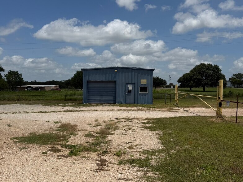 More Photos Of 5808 Fm 3455 Rd, Navasota Manufacturing For Lease