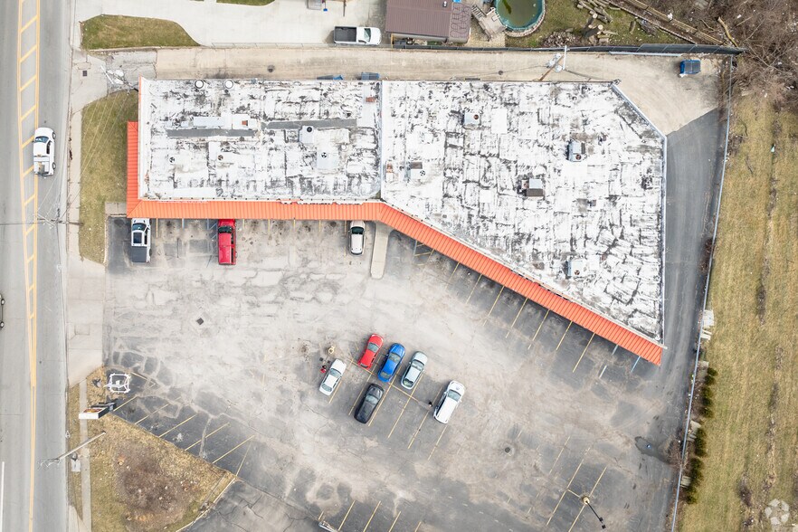 More Photos Of 2040 Ottawa River Rd, Toledo Freestanding For Sale