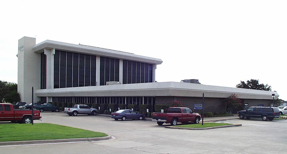 More Photos Of 1425 N Dallas Ave, Lancaster Office For Sale