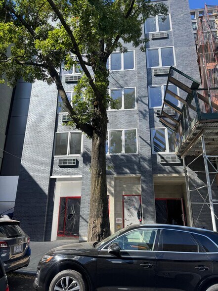 More Photos Of 170 Marcy Ave, Brooklyn Apartments For Lease