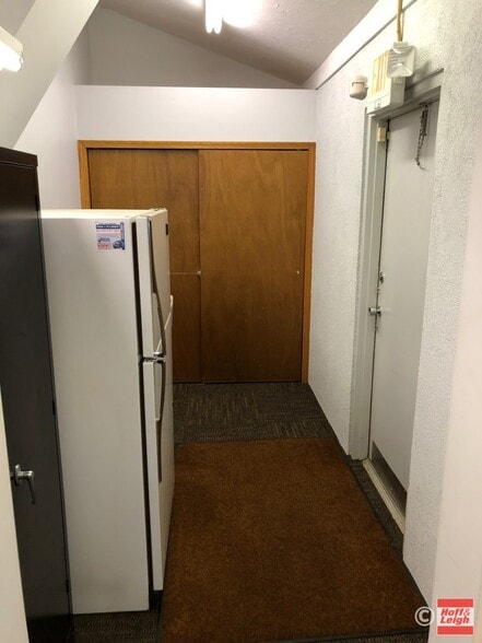 More Photos Of 2046 S Main St, Akron Office For Lease