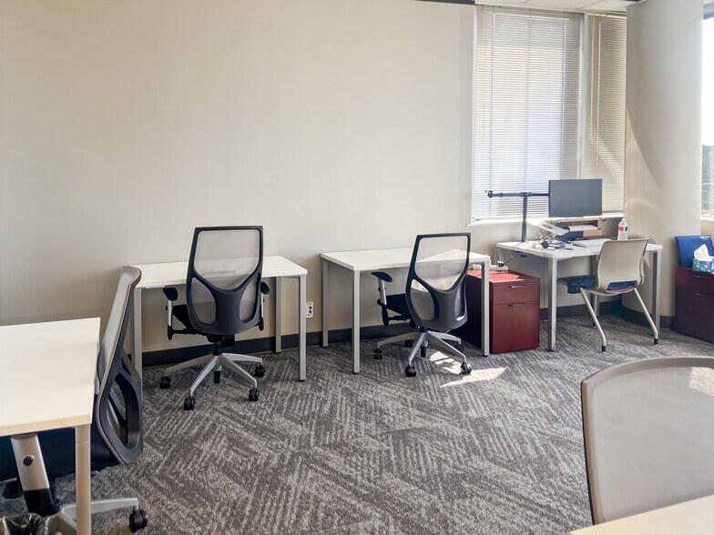 More Photos Of 16225 Park Ten Pl, Houston Coworking Space