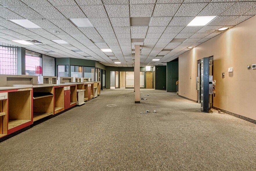 More Photos Of 2 Lisgar St, Sudbury Office For Sale
