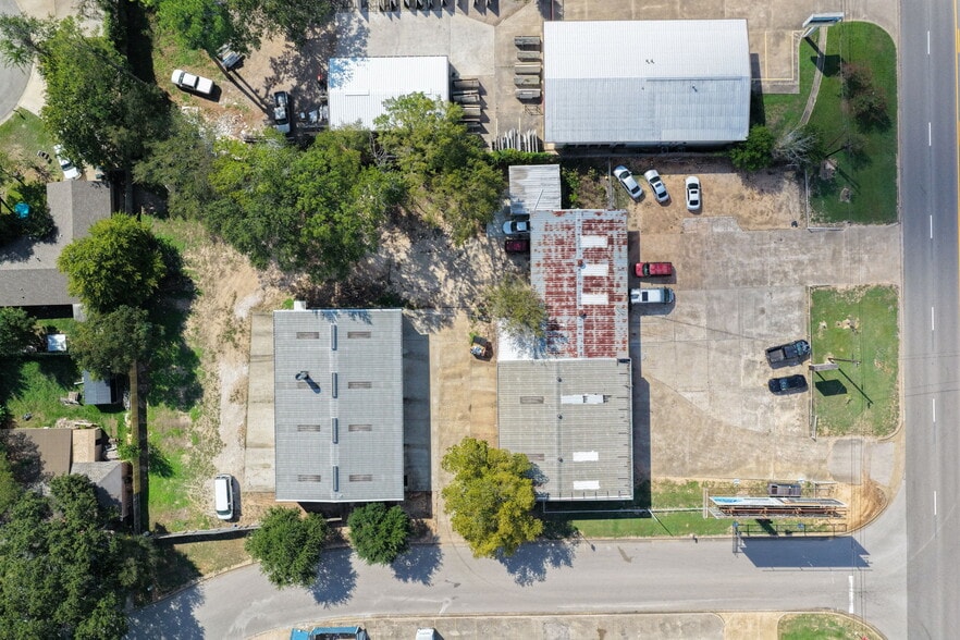More Photos Of 2214 N Frazier St, Conroe Auto Repair For Sale