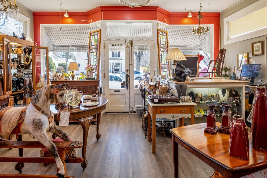 More Photos Of 3301 Franklin Ave, Millbrook General Retail For Sale