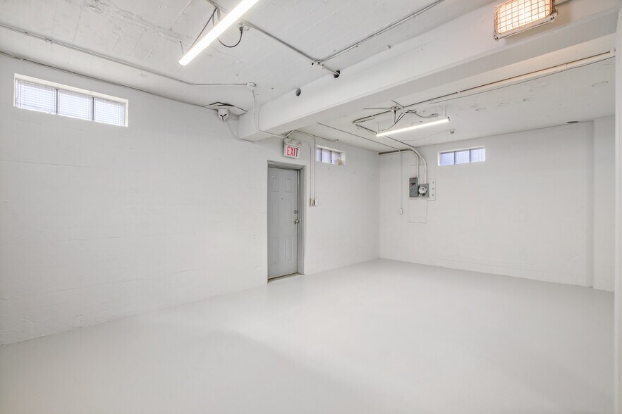 More Photos Of 2225 15th St SE, Calgary Warehouse For Sale