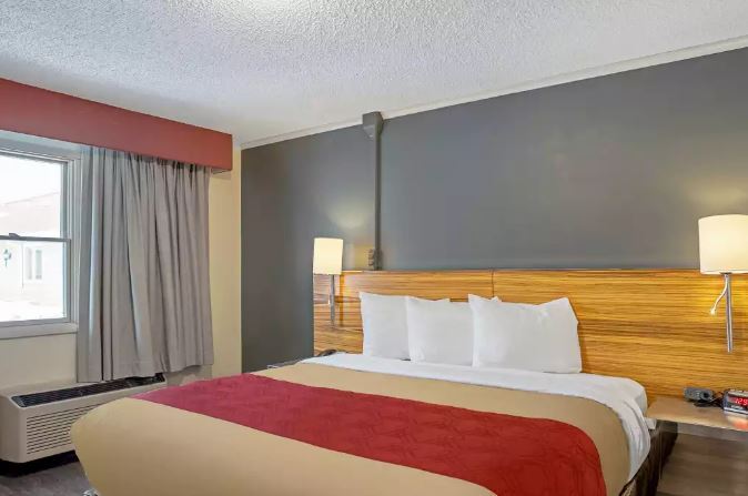 More Photos Of 2300 Lincoln Way, Clinton Hotel For Sale