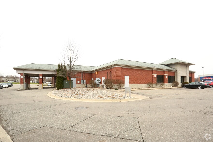 More Photos Of 4738 Central Park Dr, Okemos Freestanding For Lease