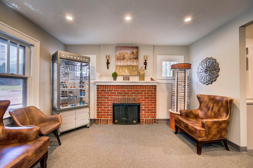 More Photos Of 1625 E Platte Ave, Colorado Springs Office For Sale