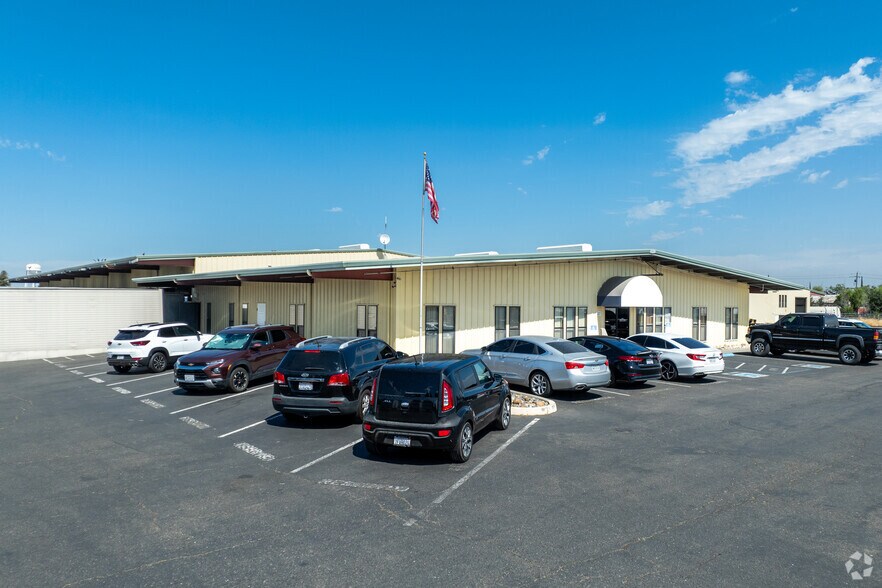 More Photos Of 1019 Bessemer Ave, Manteca Distribution For Lease