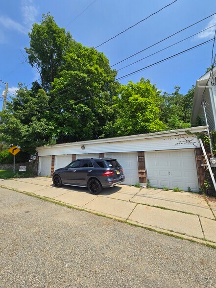 More Photos Of 13 Arch St, Butler Parking Lot For Sale