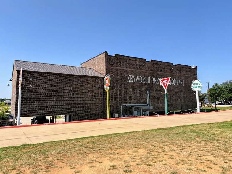 More Photos Of 6428 Davis Blvd, North Richland Hills General Retail For Sale