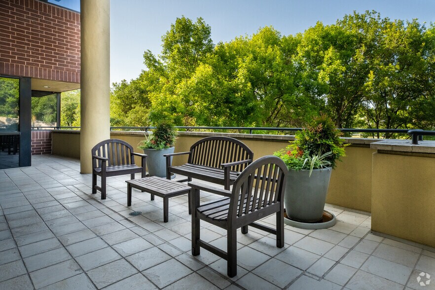 More Photos Of 8834 N Capital of Texas Hwy, Austin Office For Lease