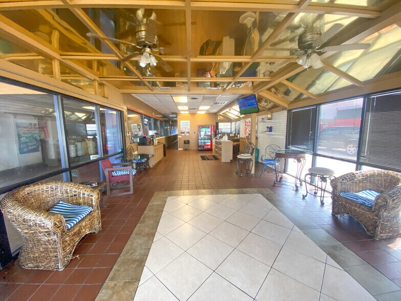 More Photos Of 9 Pass Rd, Gulfport Carwash For Sale
