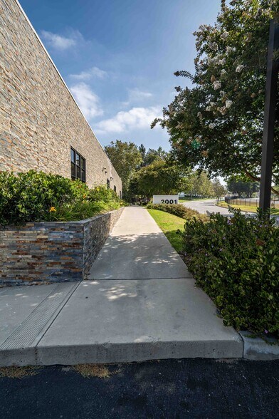 More Photos Of 2001 Saturn St, Monterey Park Light Distribution For Sale