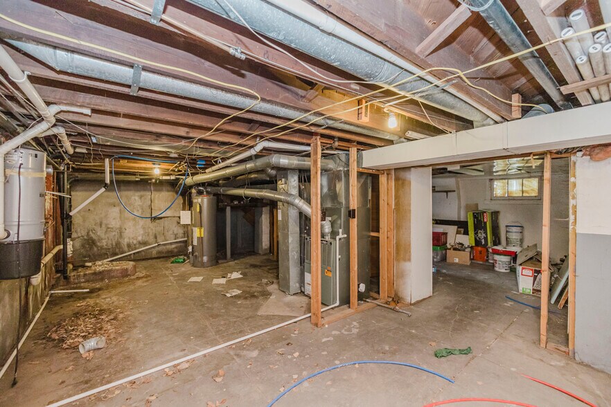 More Photos Of 2808 E Douglas Ave, Wichita Storefront Retail Office For Sale