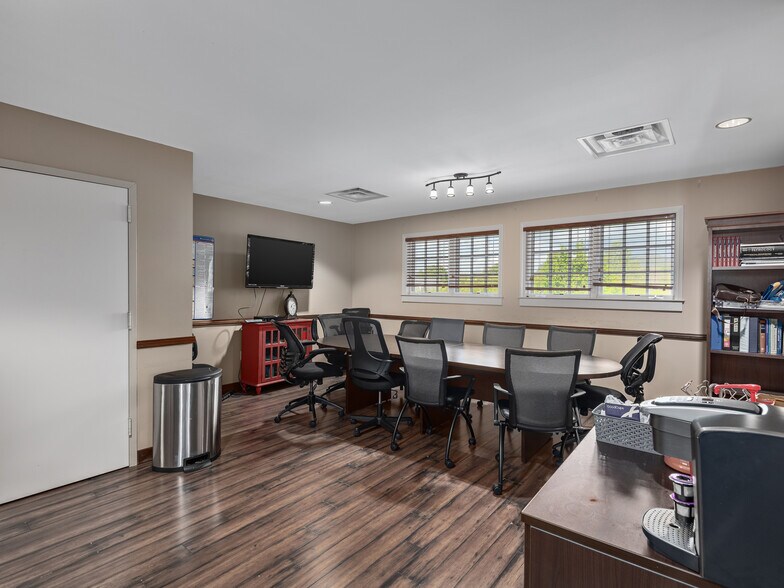 More Photos Of 4 Medical Park Dr, Asheville Medical For Sale