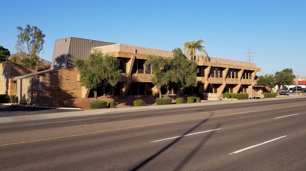 More Photos Of 4700 E Thomas Rd, Phoenix Office For Lease