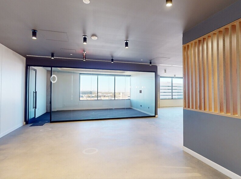 More Photos Of 1333 Oak Lawn Ave, Dallas Office For Lease
