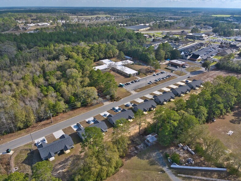 More Photos Of 240 Sunset Cir, Moultrie Apartments For Sale