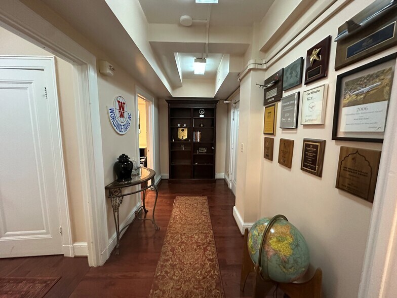 More Photos Of 1026 16th St NW, Washington Apartments For Sale