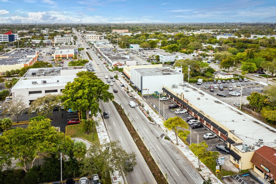 More Photos Of 955 NE 126th St, North Miami Unknown For Lease