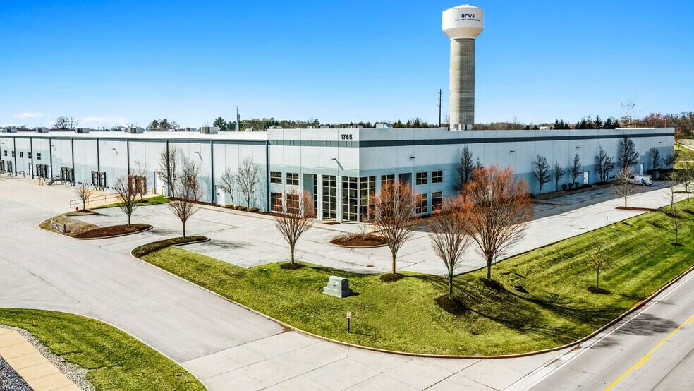 More Photos Of 1765-1795 Worldwide Blvd, Hebron Distribution For Lease