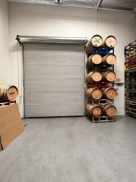 More Photos Of 24900 Anza Dr, Valencia Warehouse For Lease