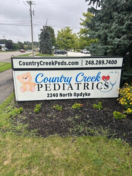More Photos Of 2240 N Opdyke Rd, Auburn Hills Office For Sale
