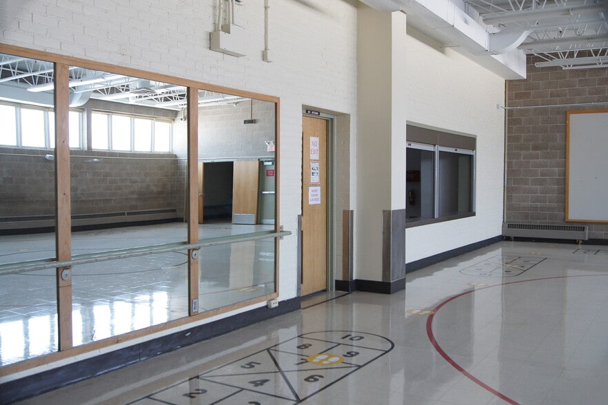 More Photos Of 1042 18th Ave SE, Minneapolis Schools For Sale