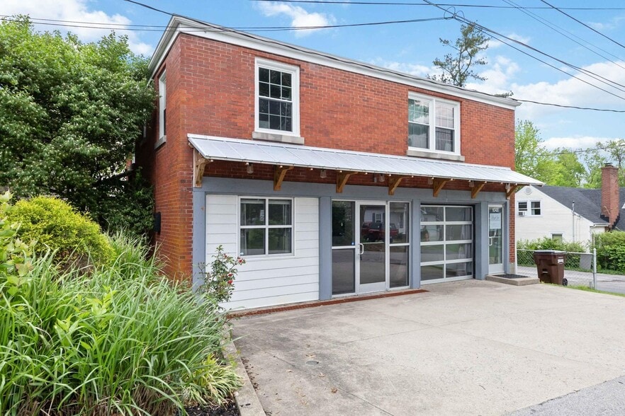 More Photos Of 104 Bennington Ct, Richmond Office For Lease