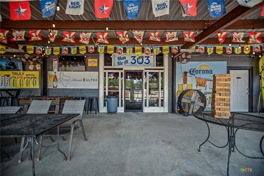 More Photos Of 619 Broadway St, Port Lavaca Restaurant For Sale