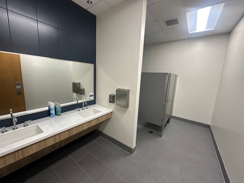 More Photos Of 5308 Wurzbach Rd, San Antonio Office For Lease
