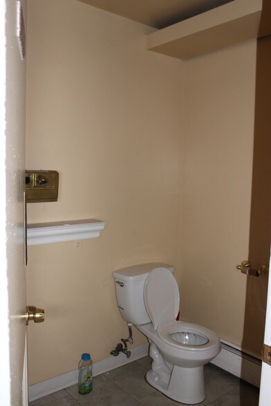 More Photos Of 1384-1388 Dixwell Ave, Hamden Office For Lease