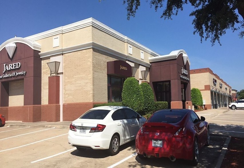 More Photos Of 2417 S Stemmons Fwy, Lewisville Storefront For Lease