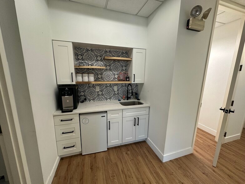 More Photos Of 943 Clint Moore Rd, Boca Raton Office For Sale