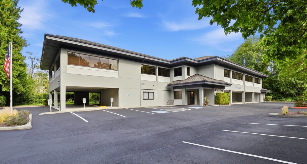 More Photos Of 640 NW Gilman Blvd, Issaquah Office For Sale