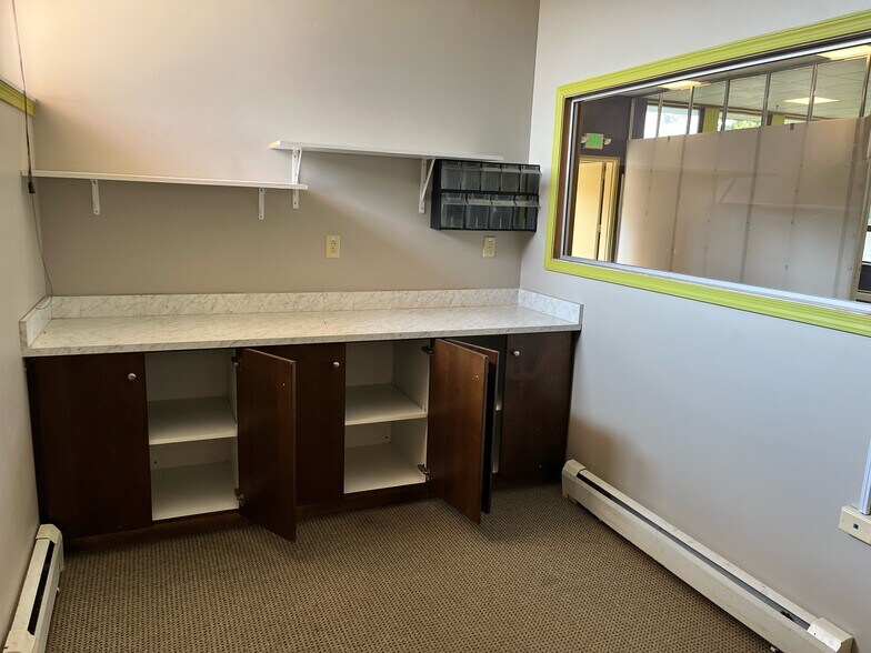 More Photos Of 400 Riverside Dr, Johnson City Specialty For Lease