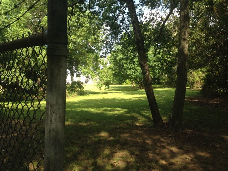 More Photos Of 755 Stonewall St, Jackson Flex For Sale