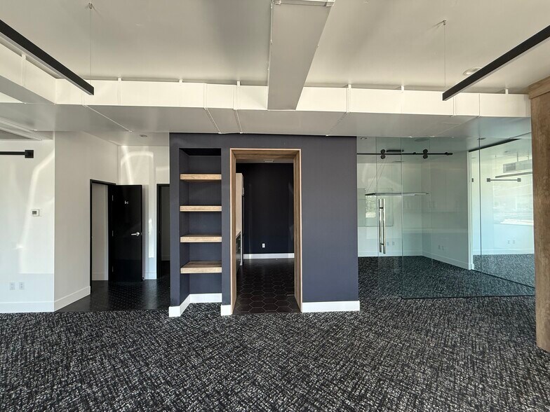 More Photos Of 101 McHenry Ave, Modesto Freestanding For Lease