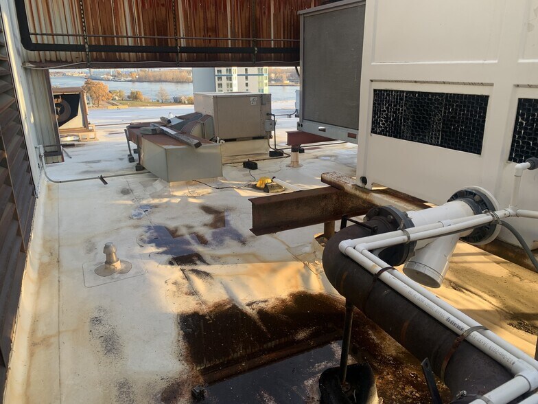 More Photos Of 511 Fort St, Port Huron Office Residential For Sale