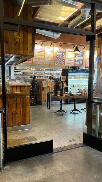 More Photos Of 8422-8428 W 3rd St, Los Angeles Restaurant For Lease