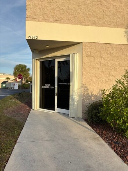More Photos Of 24690 Sandhill Blvd, Punta Gorda Warehouse For Lease