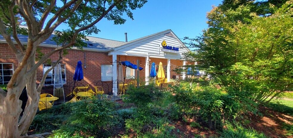 More Photos Of 18100 Georgia Ave, Olney Restaurant For Lease