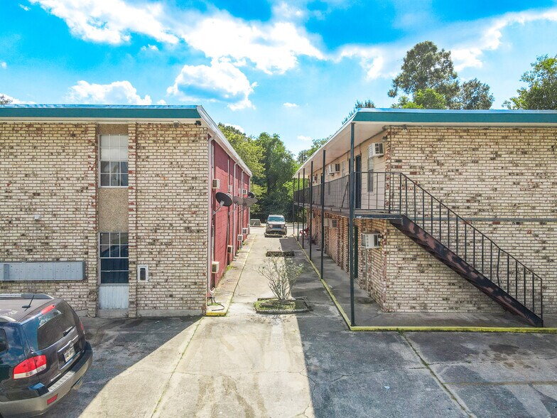 More Photos Of 1413 Jim Taylor Dr, Baton Rouge Apartments For Sale