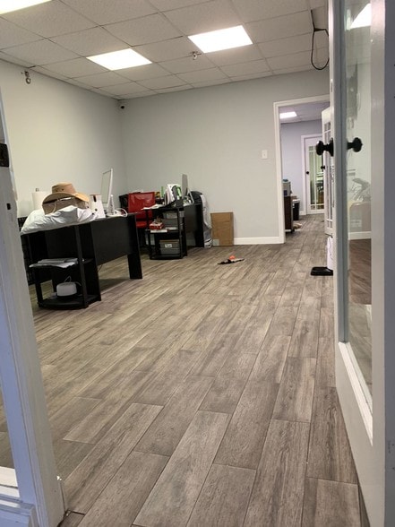 More Photos Of 130 Patterson St, Perth Amboy Light Distribution For Lease