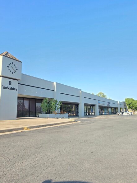 More Photos Of 1300-1336 S York St, Muskogee Storefront For Lease