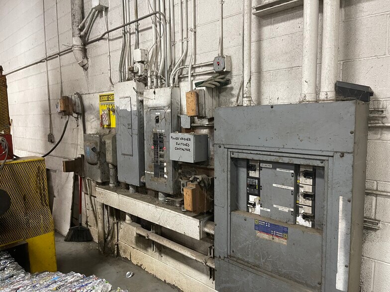 More Photos Of 2325 Sybrant Rd, Traverse City Warehouse For Sale