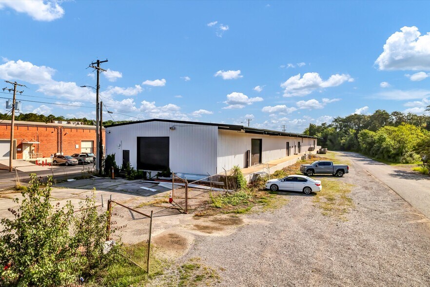 More Photos Of 112 Belgrade Rd, Oak Ridge Warehouse For Lease